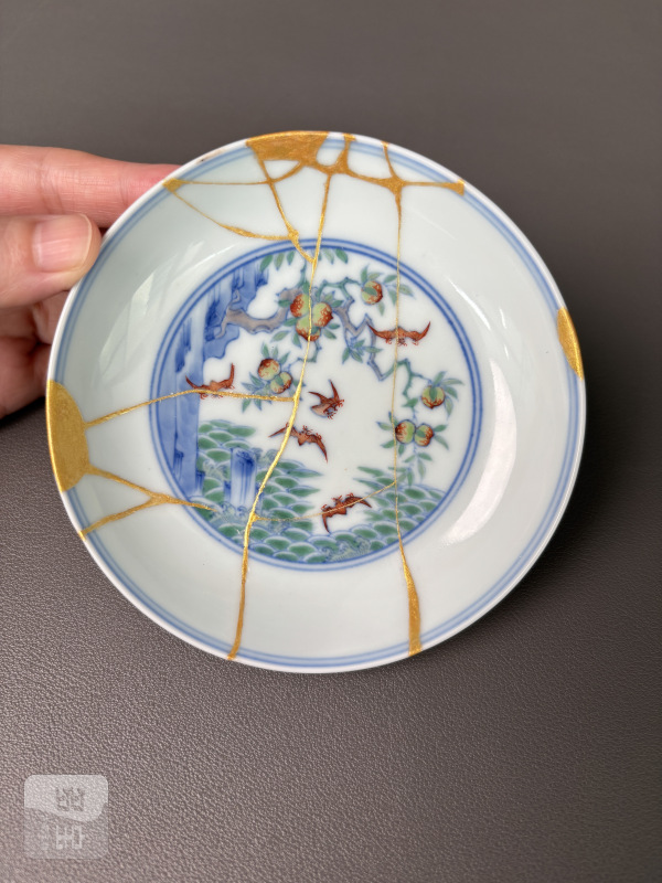 清雍正 斗彩福山寿海纹小盘一对（带木盒） - 图9